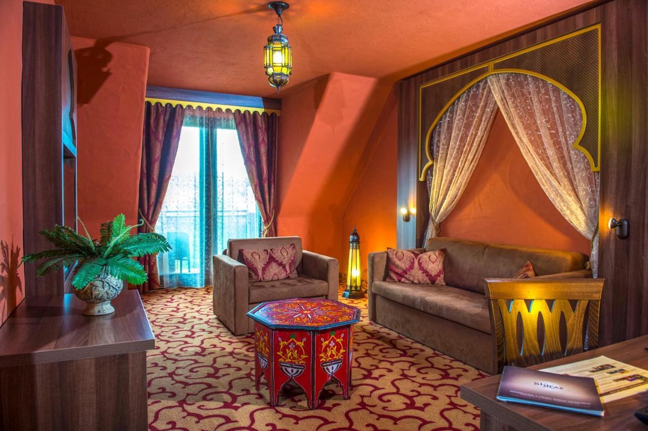 Meses Shiraz Hotel Superior-Adults Only エゲルサローク エクステリア 写真