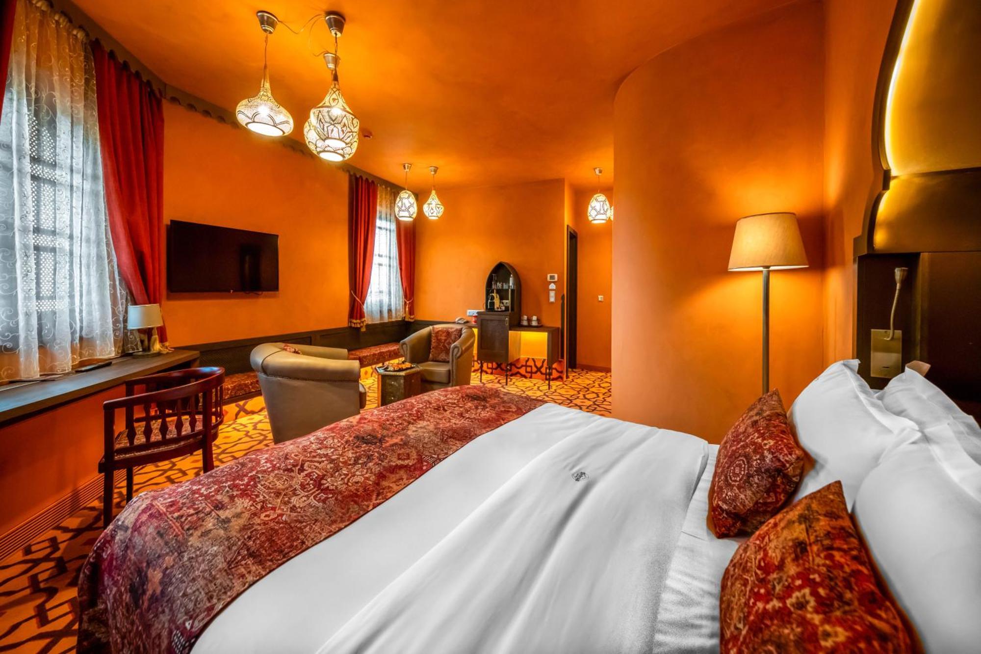 Meses Shiraz Hotel Superior-Adults Only エゲルサローク エクステリア 写真