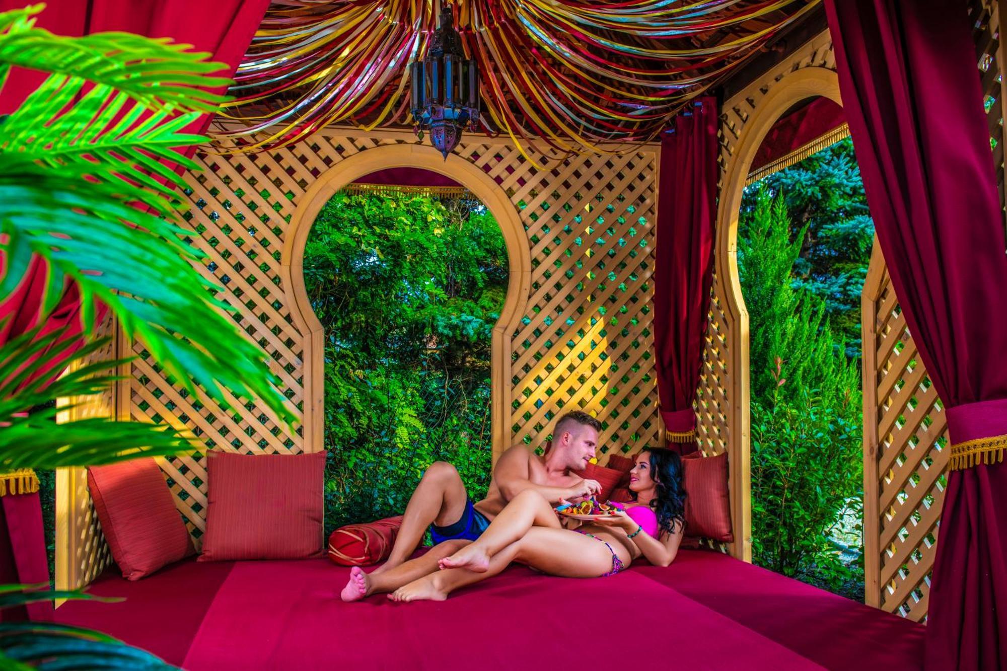 Meses Shiraz Hotel Superior-Adults Only エゲルサローク エクステリア 写真