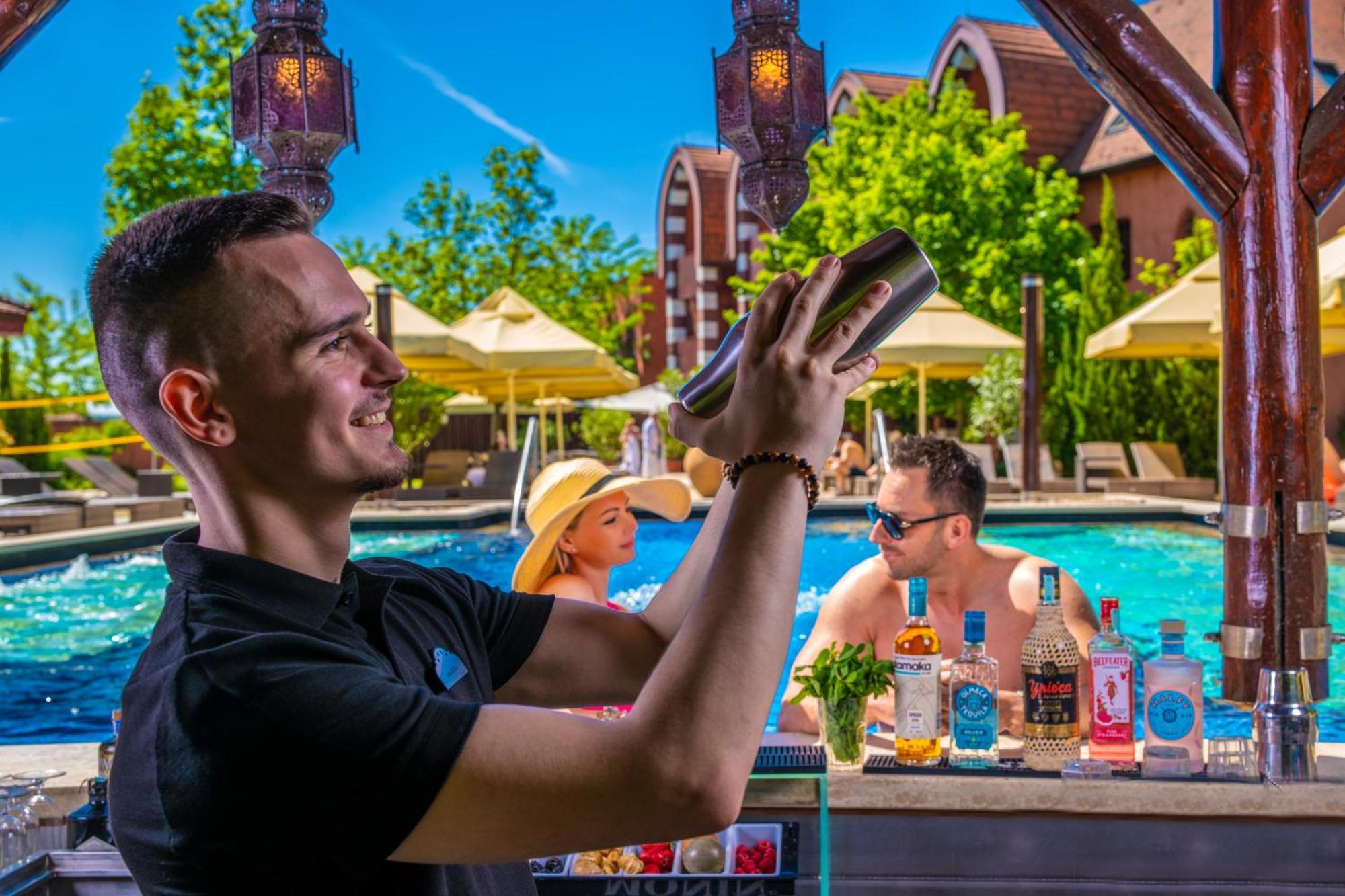 Meses Shiraz Hotel Superior-Adults Only エゲルサローク エクステリア 写真