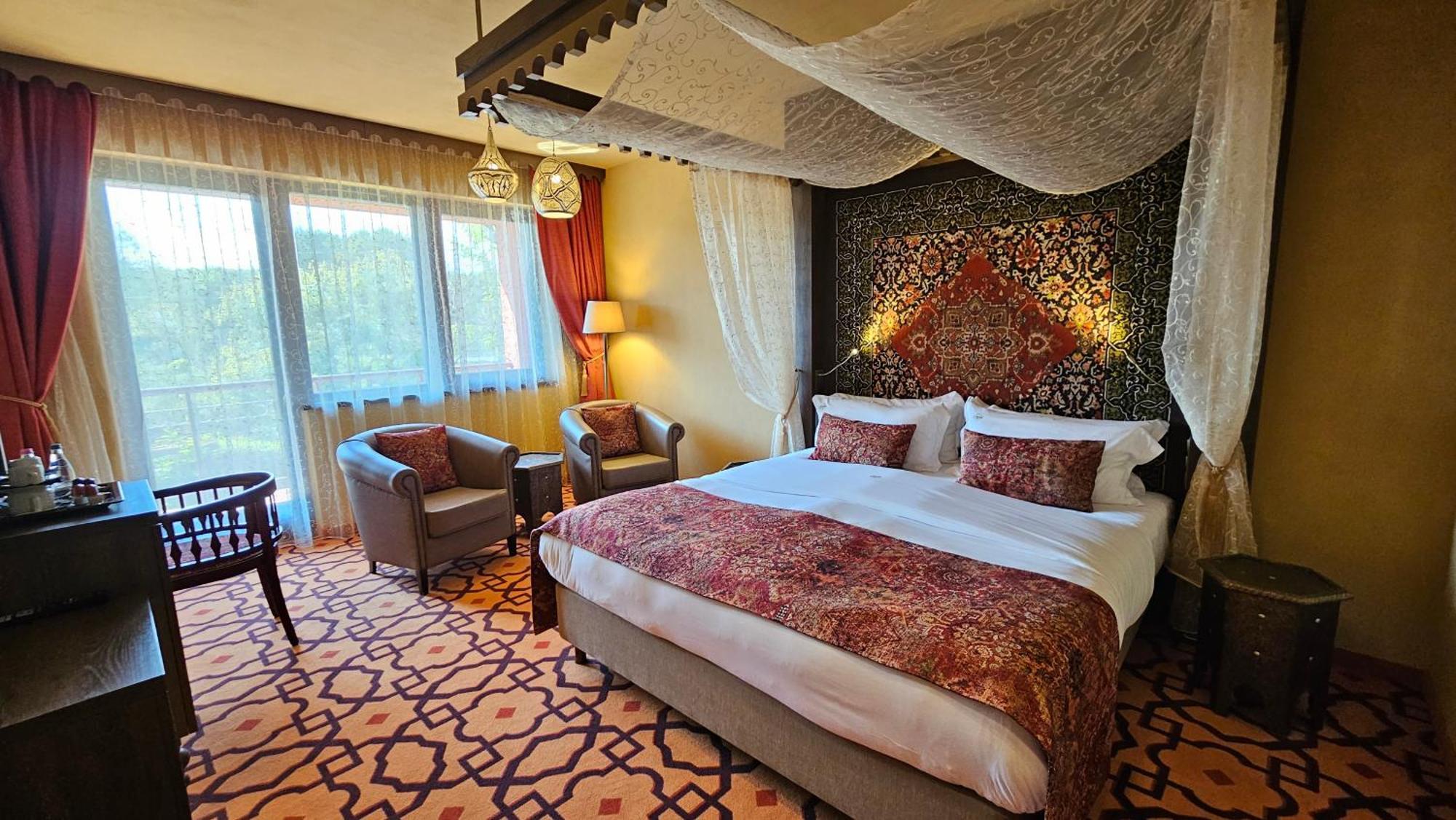 Meses Shiraz Hotel Superior-Adults Only エゲルサローク エクステリア 写真